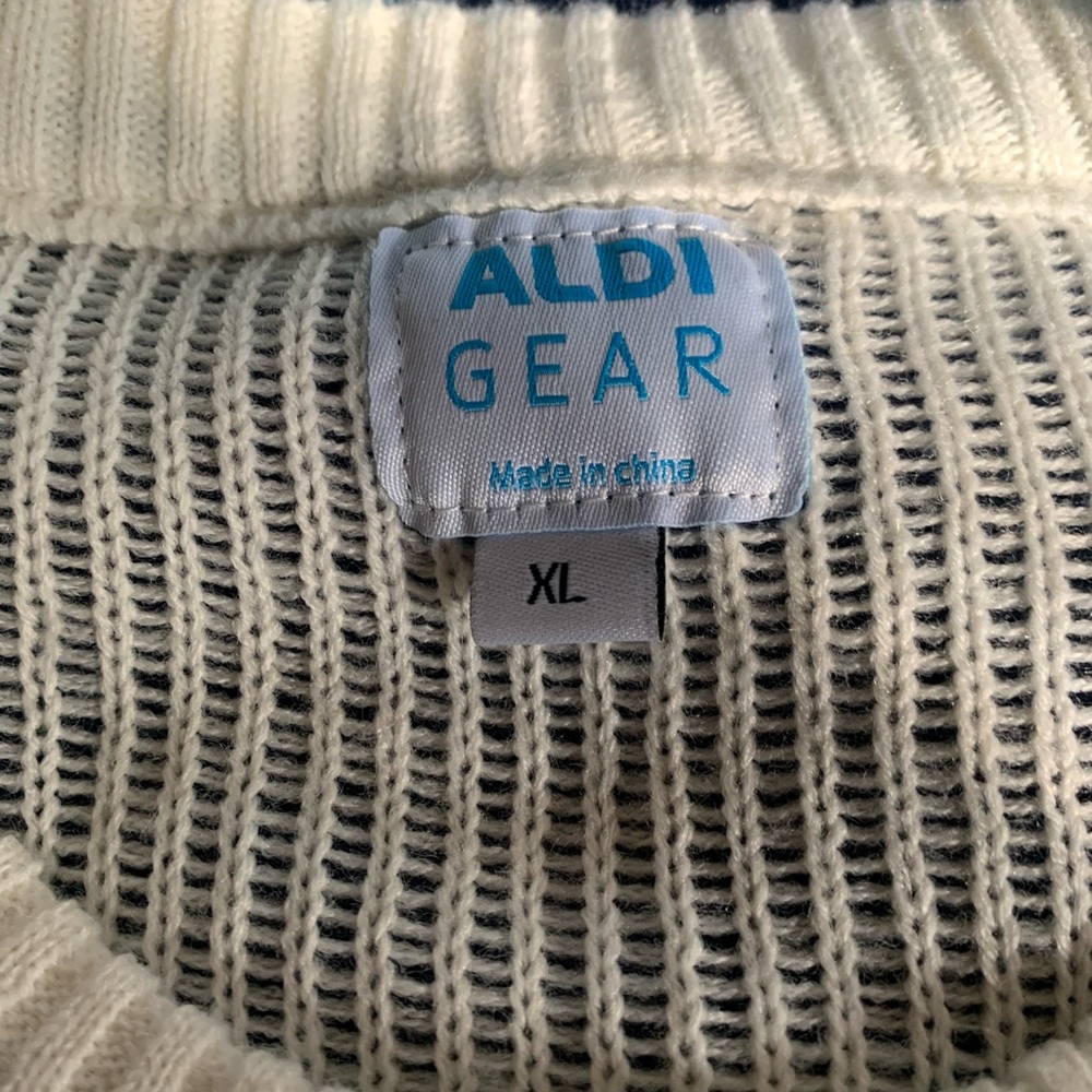 Men's Aldi Blue Holiday Sweater with Reindeer Design - Picture 4 of 5